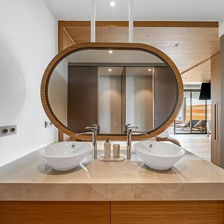 Luxury And Extraordinary In El Higueron Apartmán